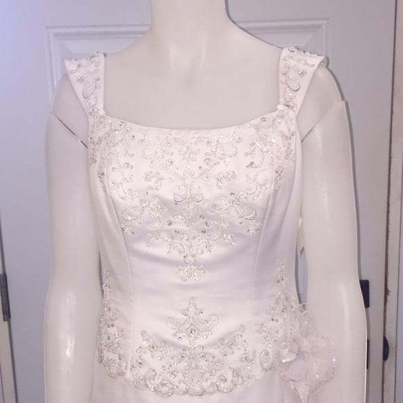 Mori Lee by Madeline Gardner White Beaded Wedding Dress Size 10 New with Tag - Picture 2 of 16